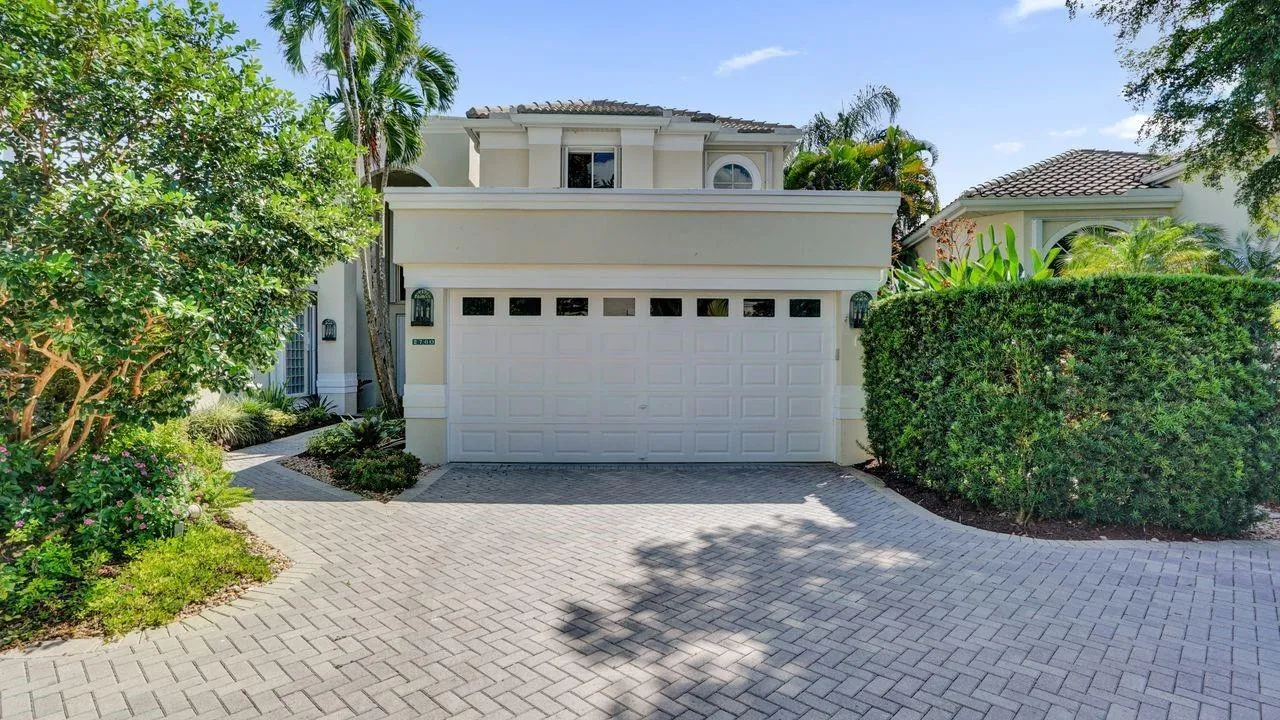 Both a long and expansive driveway, with oversized 2CG plus additional dedicated guest/3rd car spot.