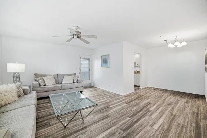 Living/Dining Area