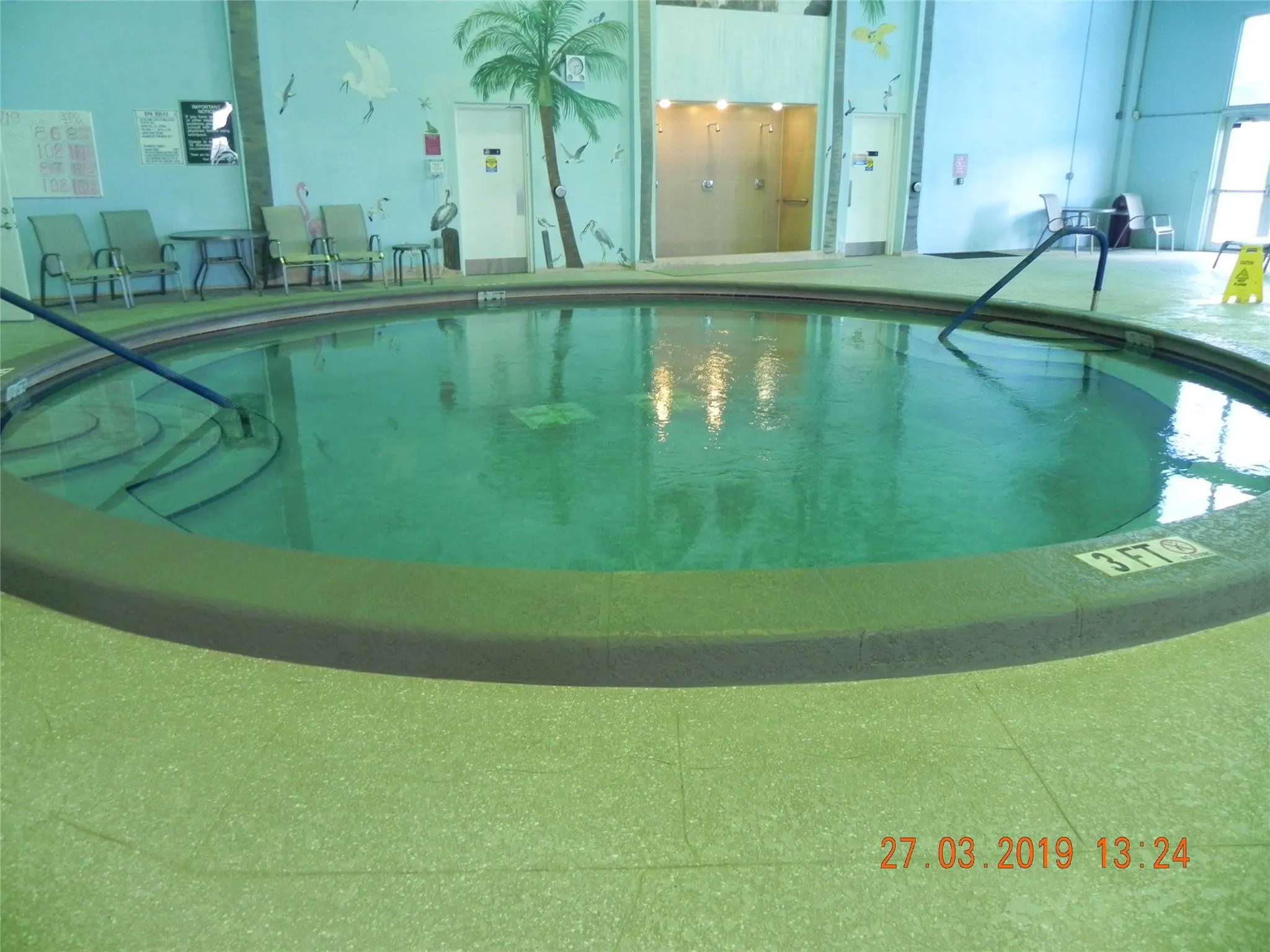 INDOOR JACUZZI