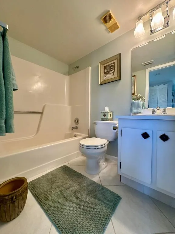 Guest_Bathroom_7214_Golf_Colony_Court_20