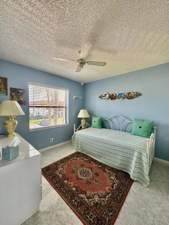 Guest_Bedroom_7214_Golf_Colony_Court_204