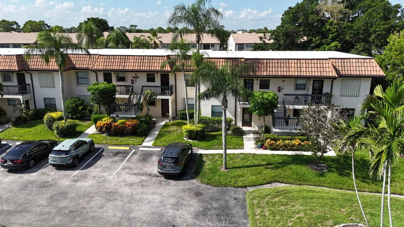 Front_view_7214_Golf_Colony_Court_204