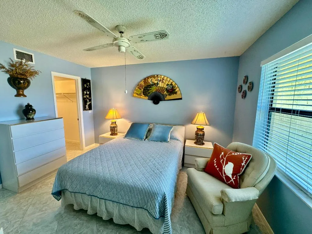 Main_Bedroom_7214_Golf_Colony_Court_204