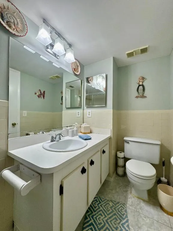 Main_Bathroom_3_7214_Golf_Colony_Court_2