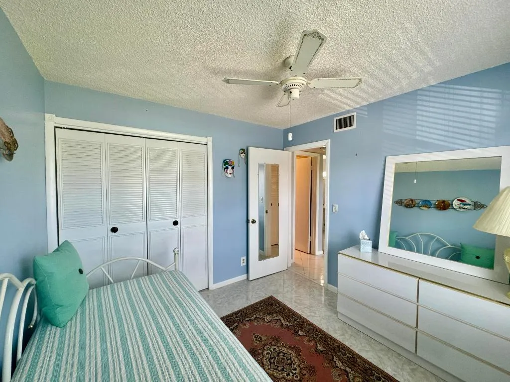 Guest_Bedroom_1_7214_Golf_Colony_Court_2