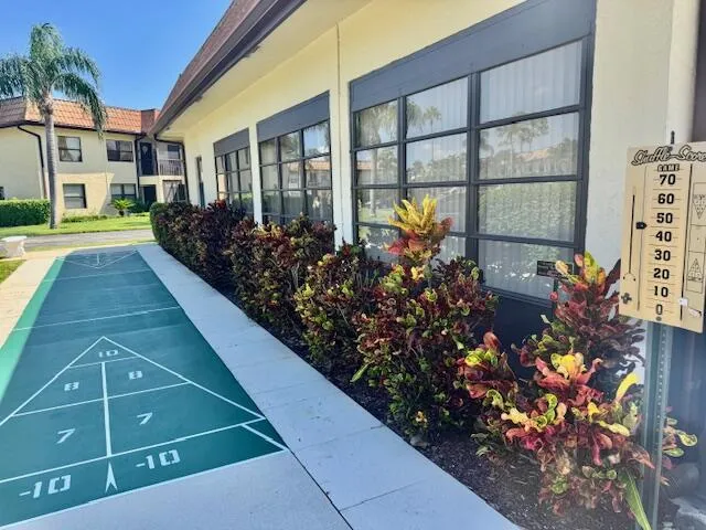 Shuffle_Board_7214_Golf_Colony_Court_204