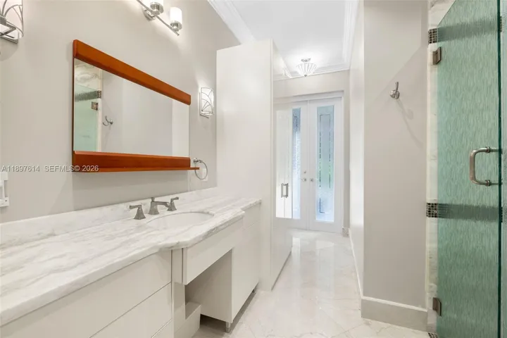 Main living level Primary Bathroom - HERS