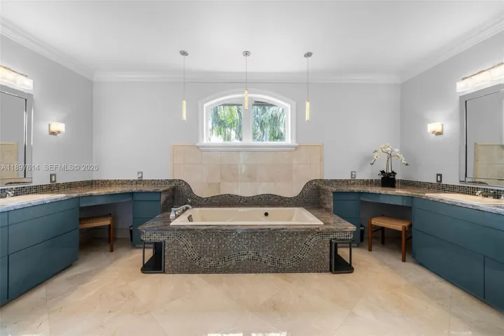 Upstairs Primary Bathroom
