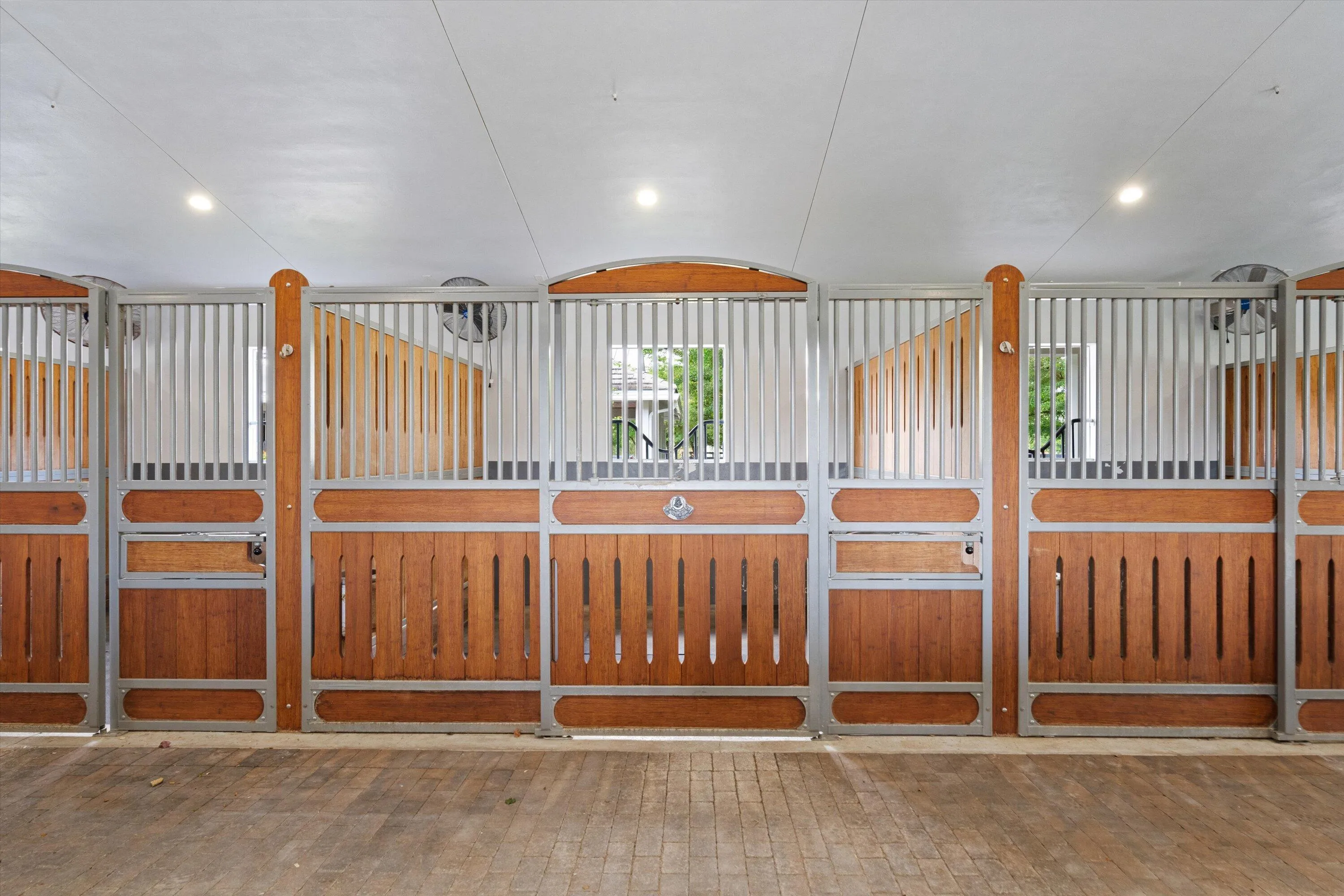 BARN 3