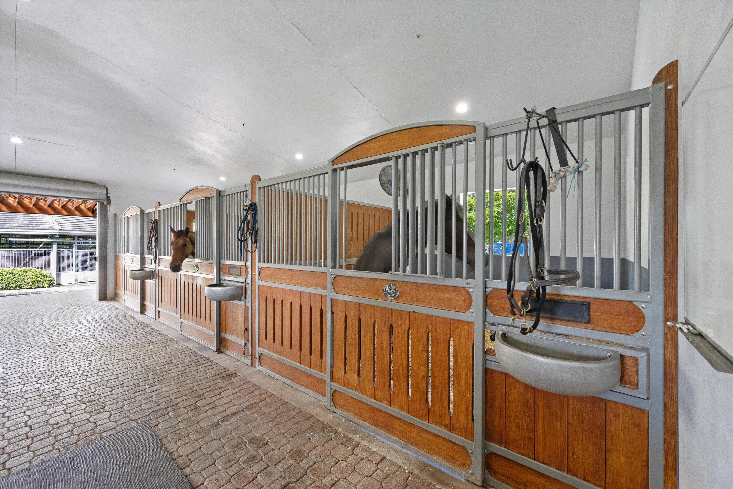 BARN 3