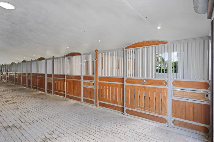BARN 2