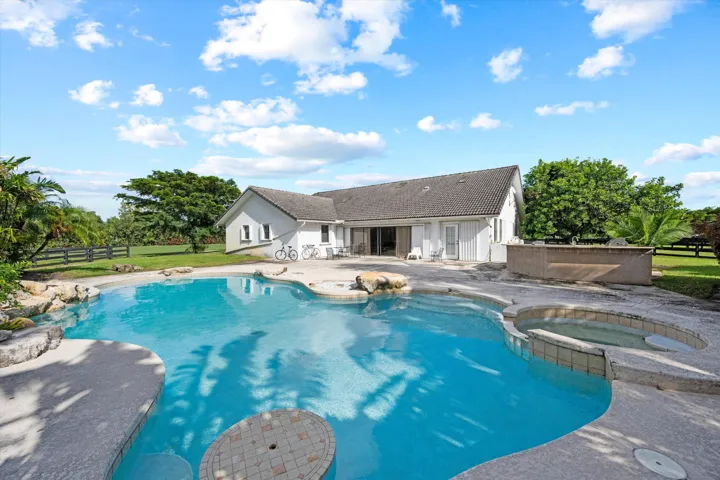 POOL HOME