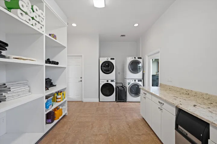 LAUNDRY ROOM BARN 2