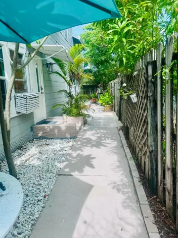 Private side entry