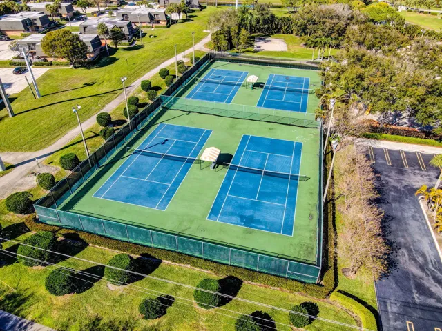 61-web-or-mls-Sandalwood Lakes (22)