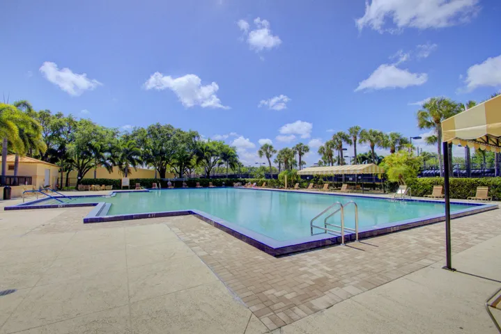 42-web-or-mls-Sandalwood Lakes (3)