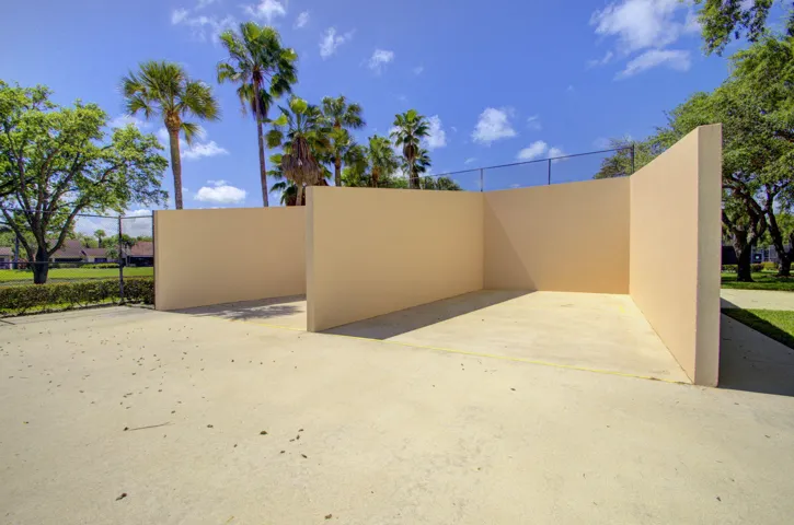 45-web-or-mls-Sandalwood Lakes (6)
