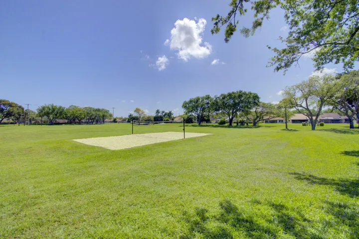 47-web-or-mls-Sandalwood Lakes (8)