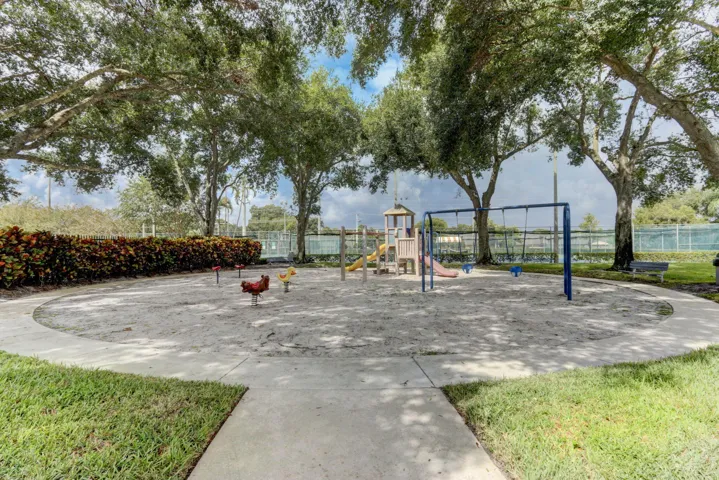 48-web-or-mls-Sandalwood Lakes (9)
