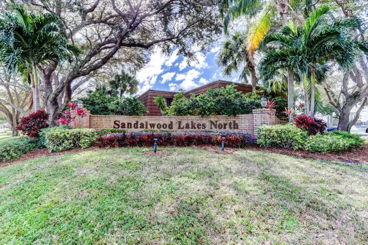 40-web-or-mls-Sandalwood Lakes (1)