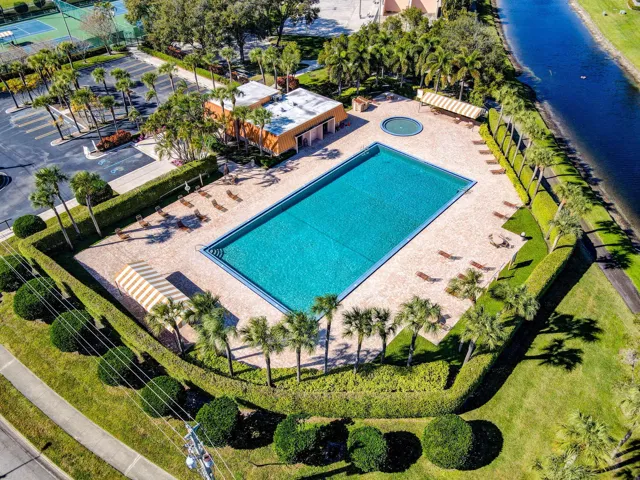 59-web-or-mls-Sandalwood Lakes (20)