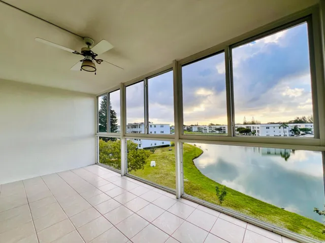 Penthouse 2/2 In The Luxury Wellington Section! Featuring Gorgeous Panoramic Views!