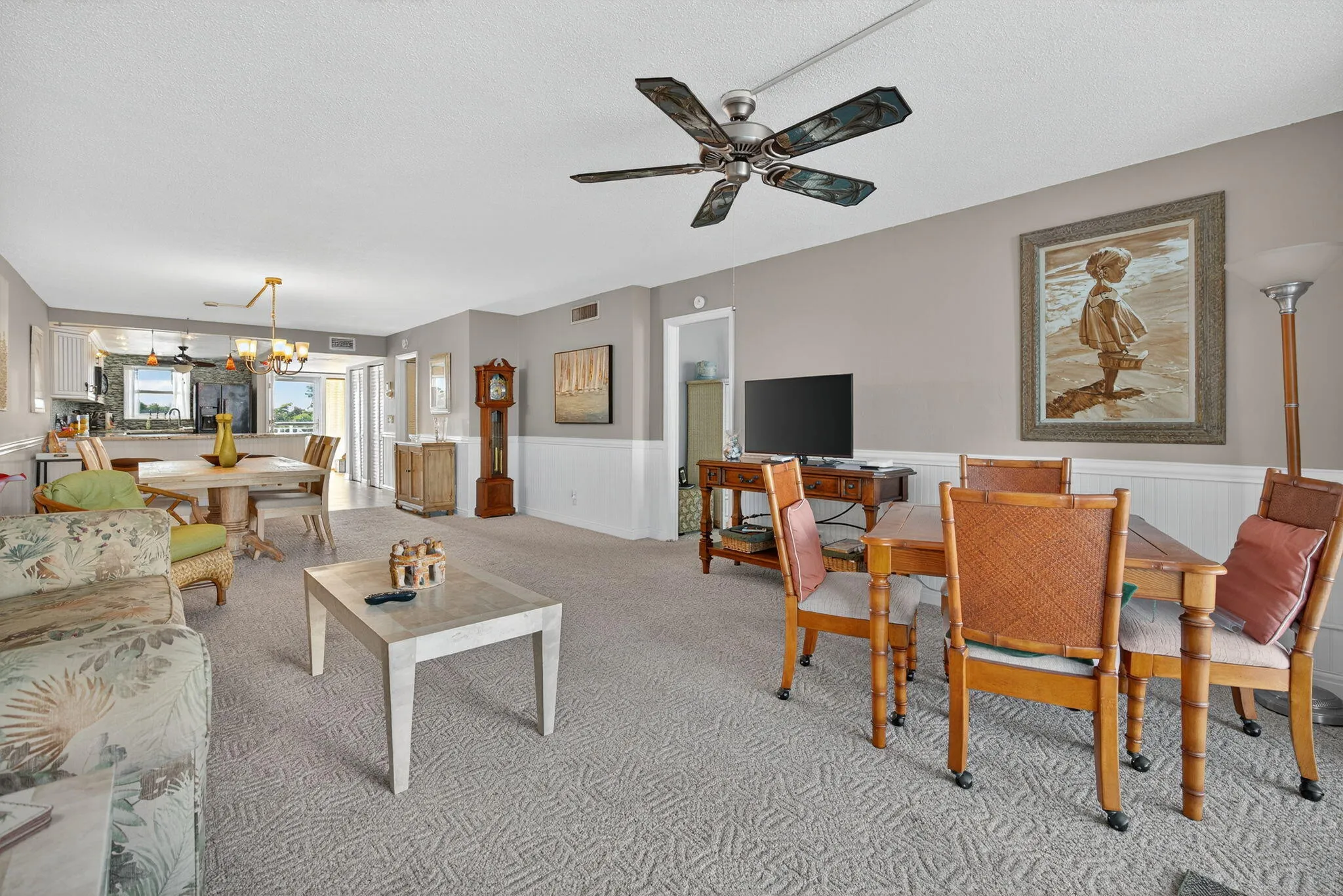 LIVING/ DINING