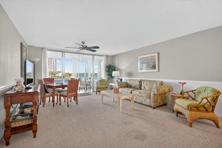 LIVING/DINING