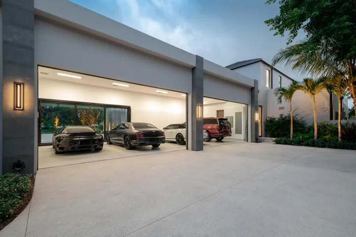 488 S Beach Rd, Jupiter Island, 33455-35