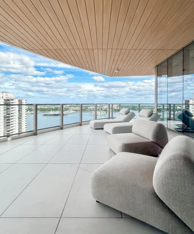 Wrap Around Terrace