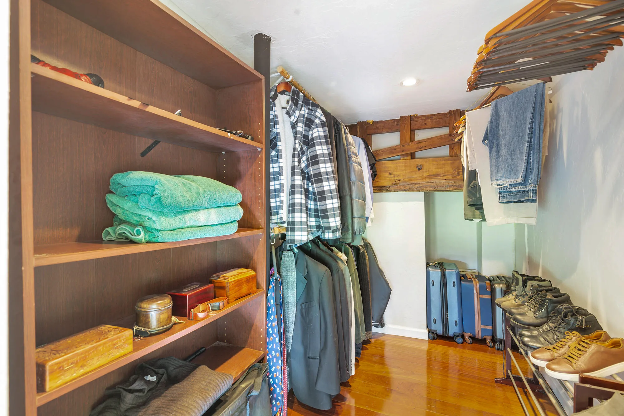 Walk-in Closet
