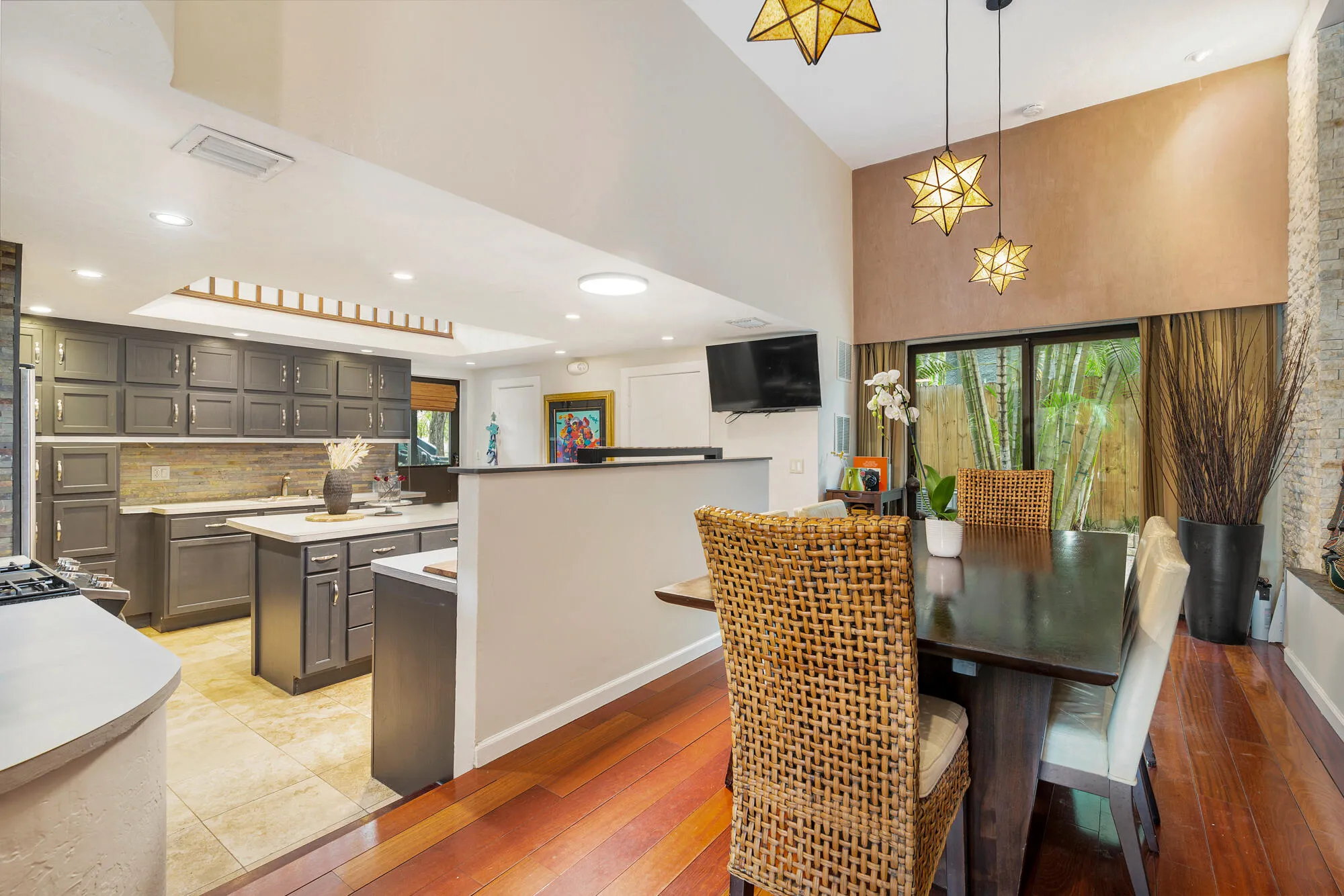 Dining/Kitchen