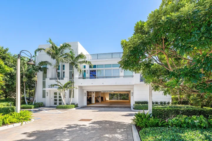 002-226PalmCourt-DelrayBeach-FL-33444-SM