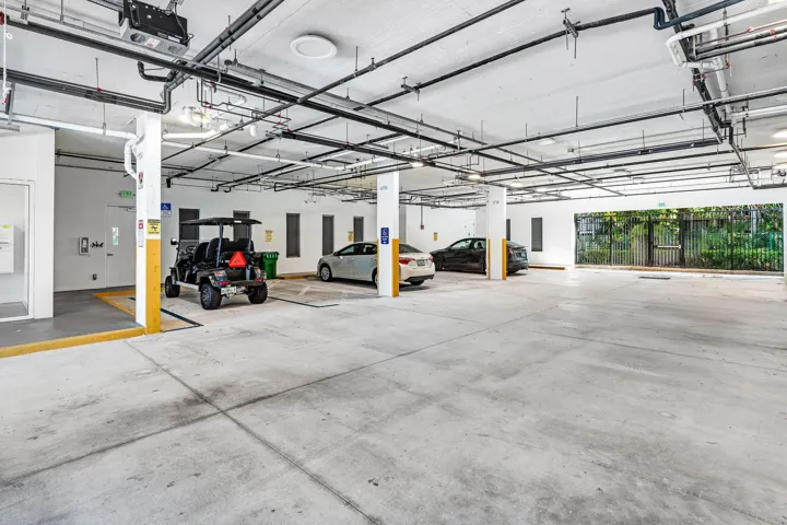 045-226PalmCourt-DelrayBeach-FL-33444-SM