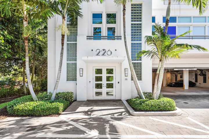 003-226PalmCourt-DelrayBeach-FL-33444-SM