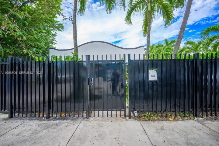 Privacy fence