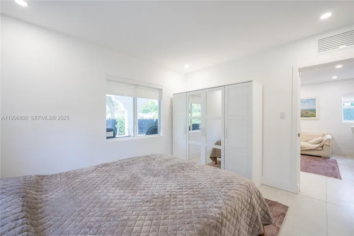 Bedroom 2 Queen size bed