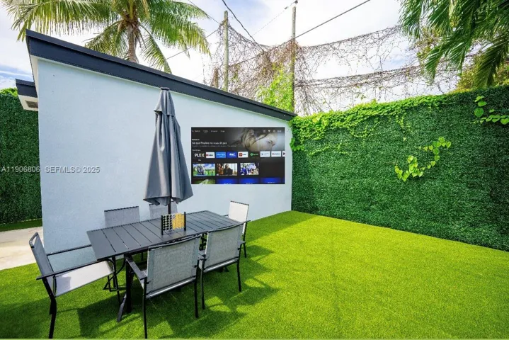 Garage wall to use for projector