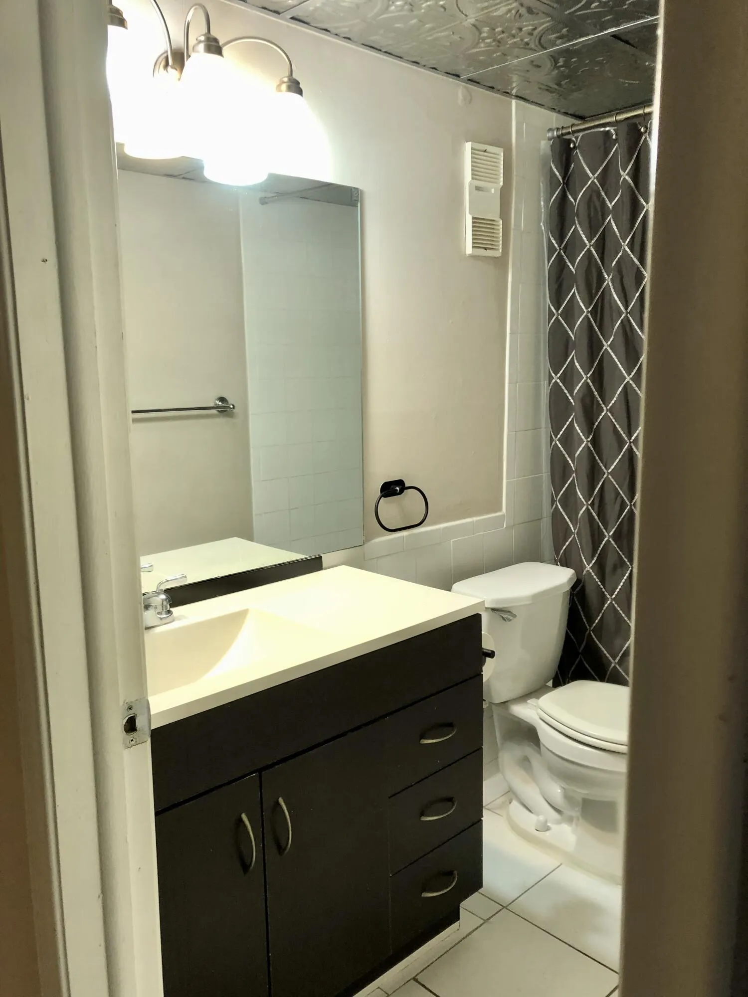 Guest - Hall Bath