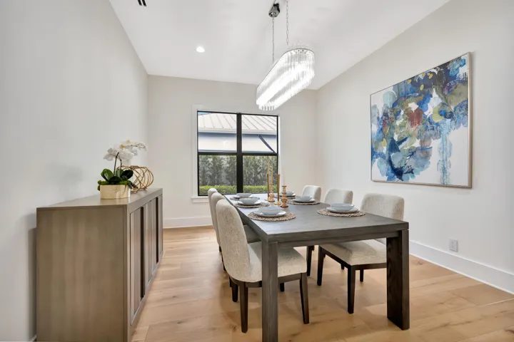 FORMAL DINING