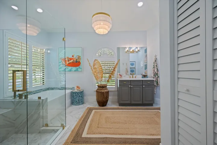 MASTER BATH