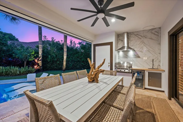 OUTDOOR KITCHEN