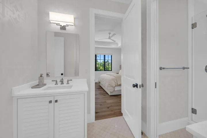 2nd Floor Bathroom
