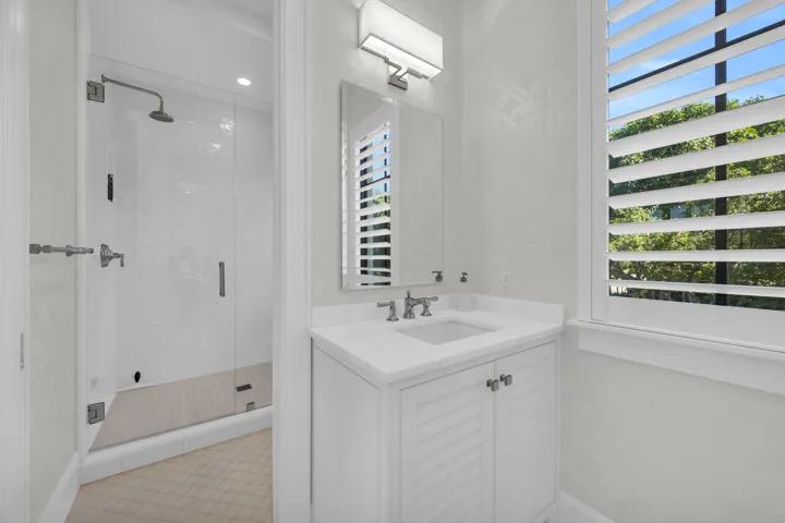 2nd Floor Bathroom