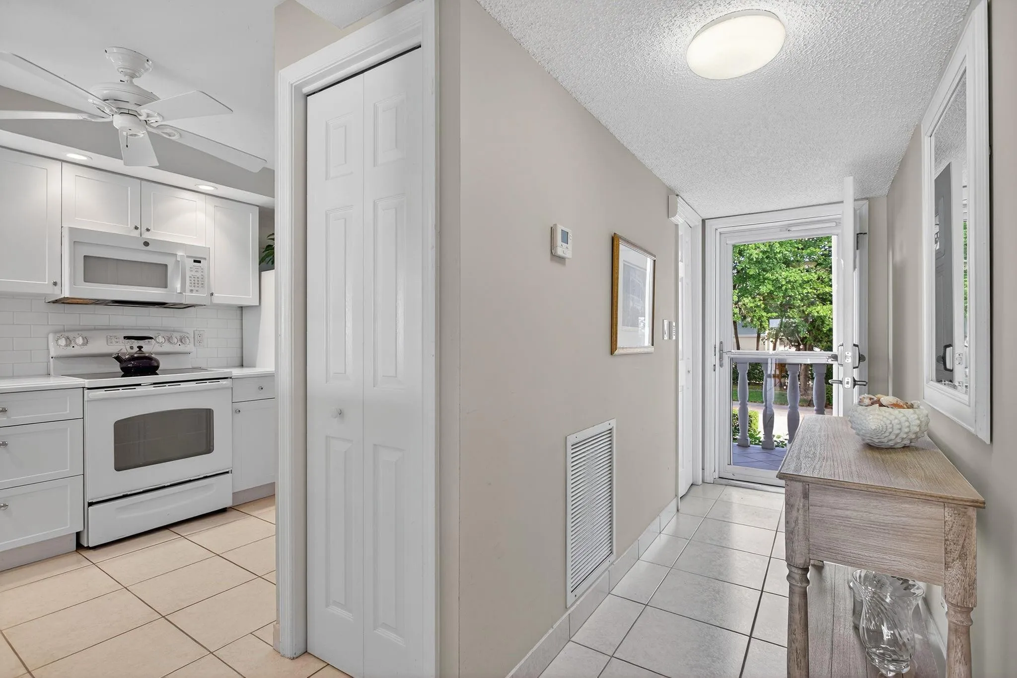 Foyer entry