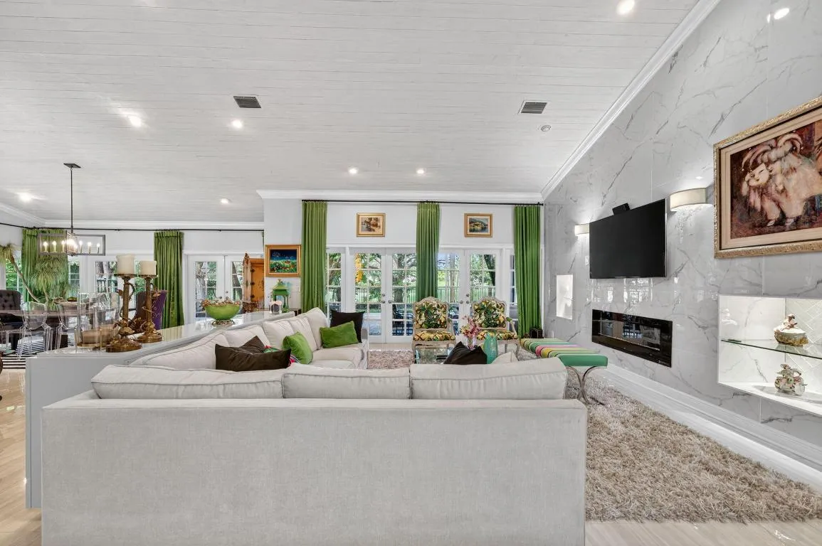 7205 Mandarin Drive