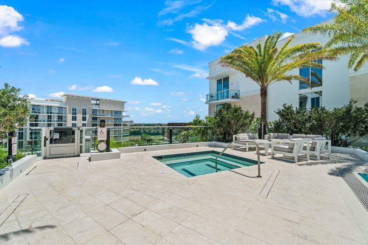 055-200SoutheastMiznerBoulevard-803-Boca