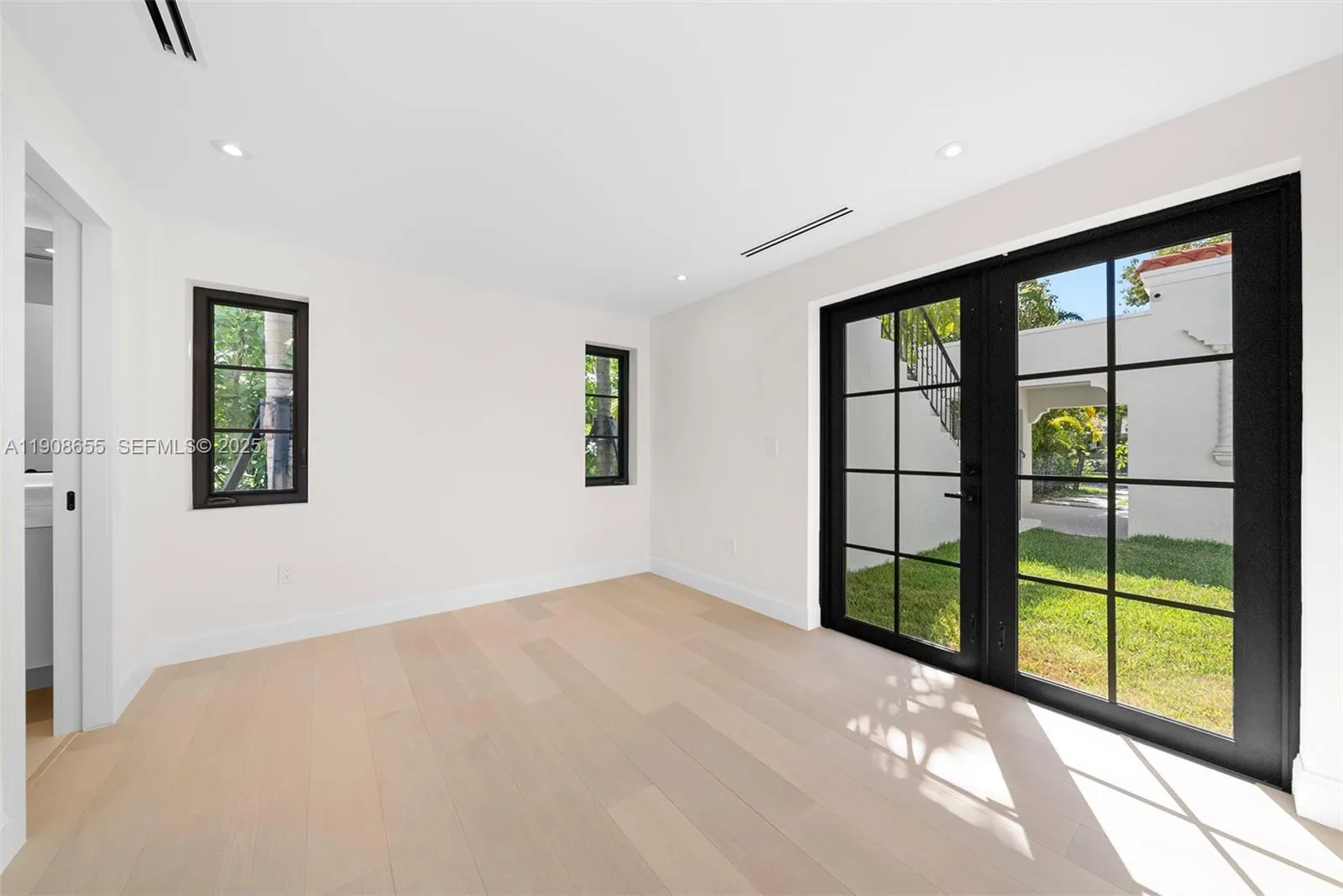 Property photo 118