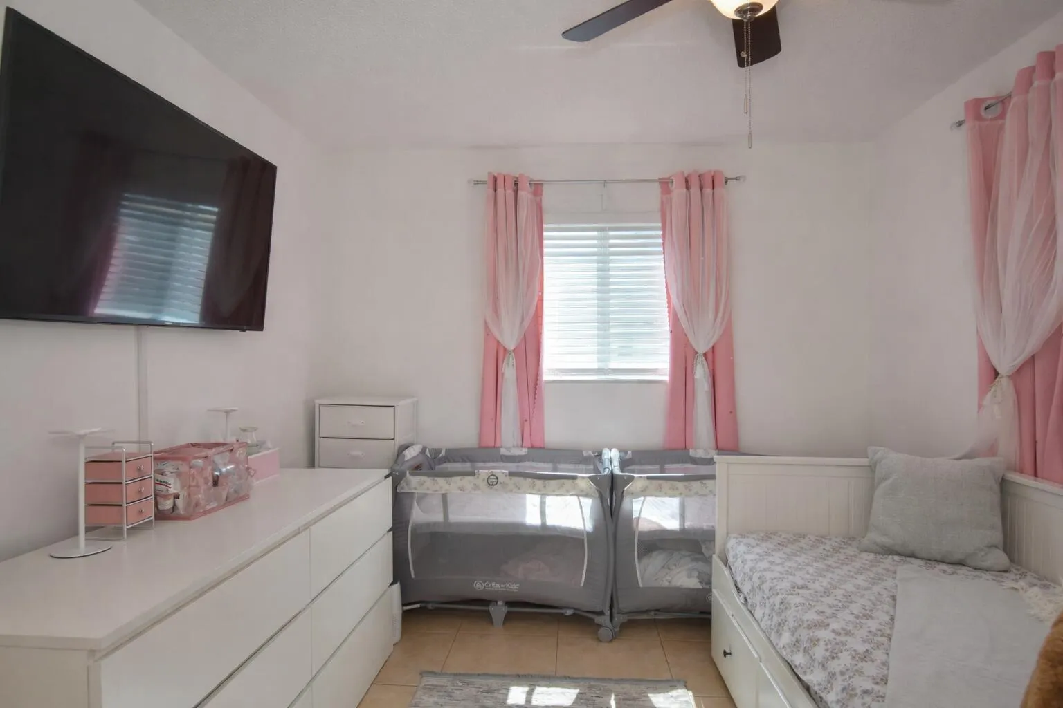 Bright and cozy children's bedroom