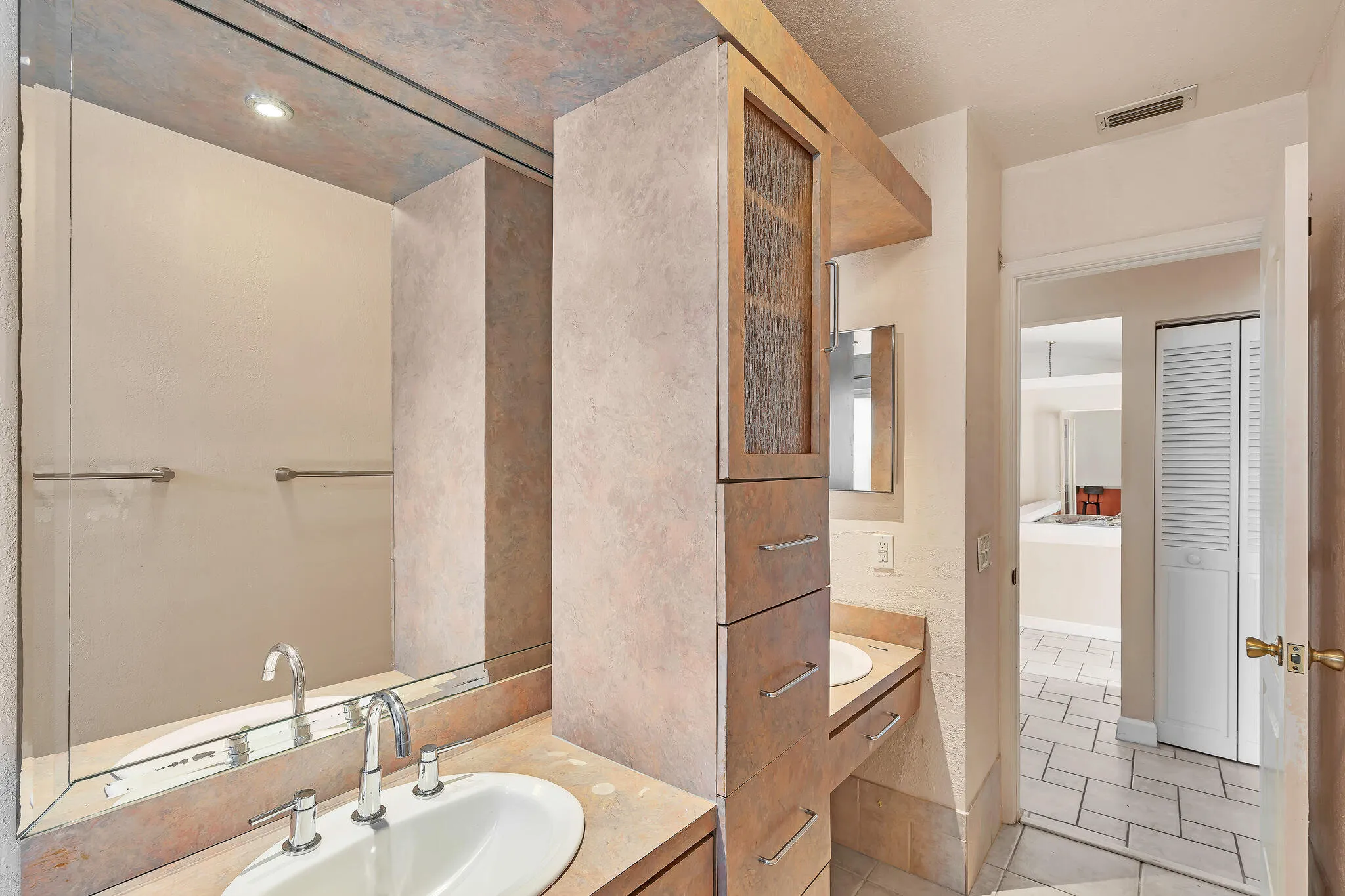 13 Guest Bathroom (4)
